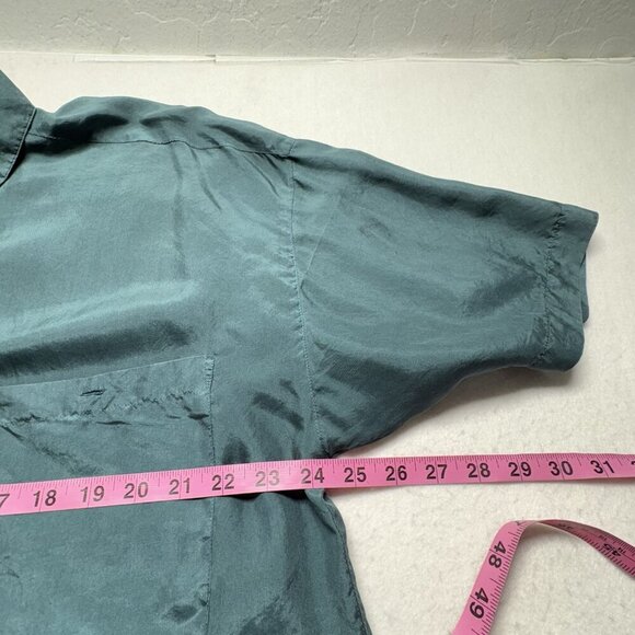 100% SILK Shirt Men Size M Green City Streets Button Down Short Sleeve 9-17 - Picture 8 of 13